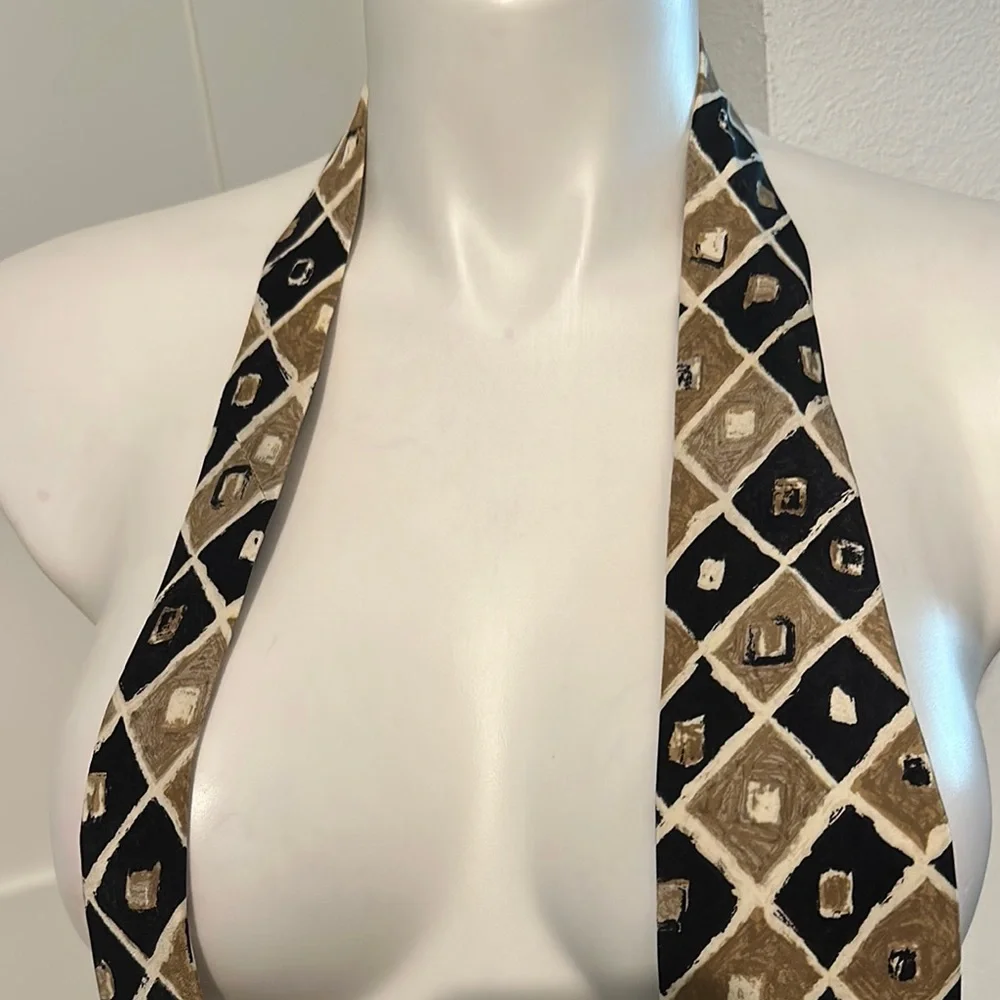 Elegant Black and Tan Geometric Tie